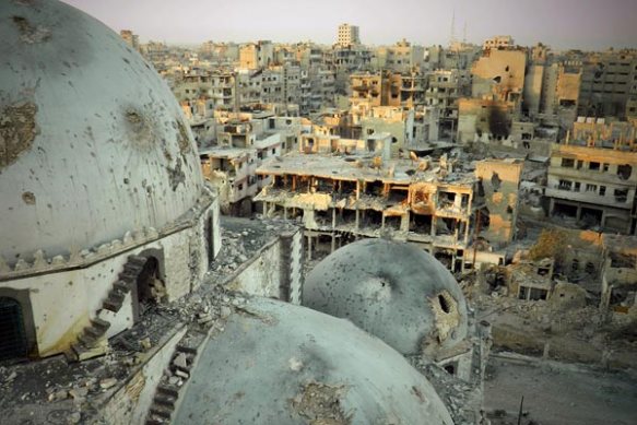 Old-centuries Khalid bin Walid mosque, destroyed by war - al-Khalidiya neighbourhood of Homs, Syria 2013-600x400